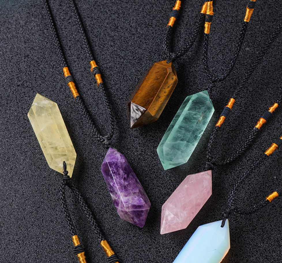 Labradorite Necklace - Mystical Crystal Pendant for Intuition and Protection