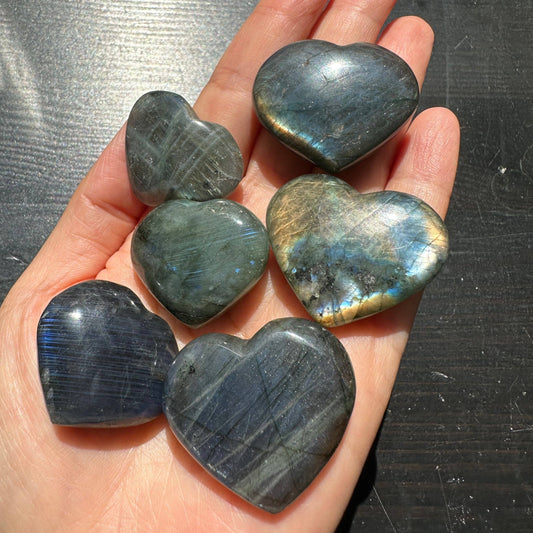 Labradorite Heart – A Symbol of Transformation and Protection: 2-3cm