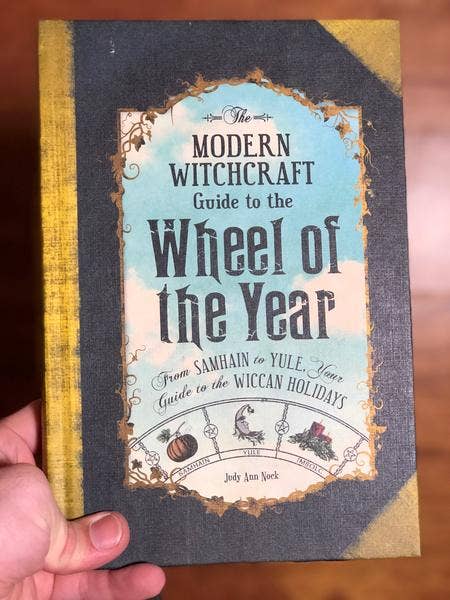 Modern Witchcraft Guide to the Wheel of the Year